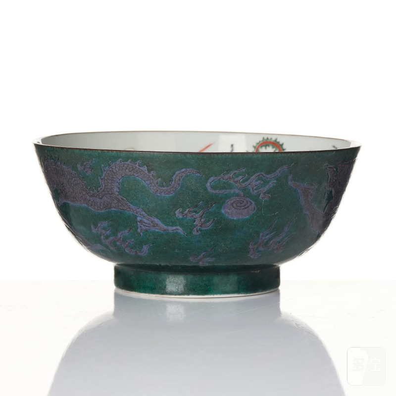A rare green ground 'dragon and phoenix' bowl, - 图4